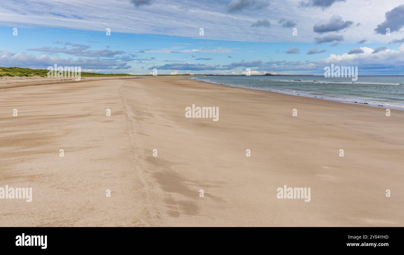 La plage de sable, près de Largs Ross dans le Northumberland, England, UK Banque D'Images