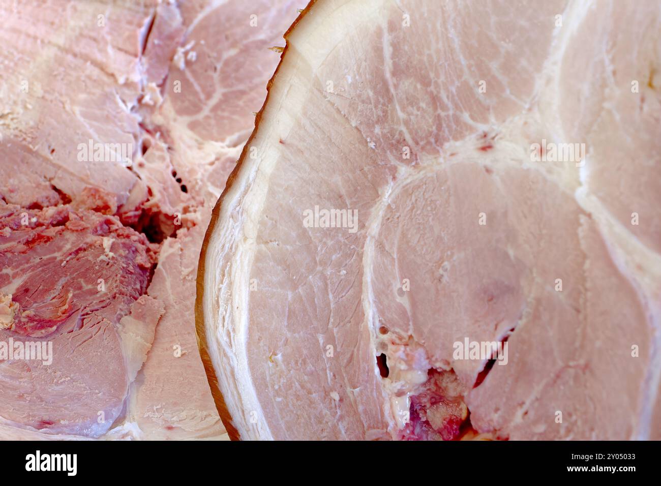 Jambon traditionnel fait maison, viande de porc salée, gros plan, fond de nourriture Banque D'Images