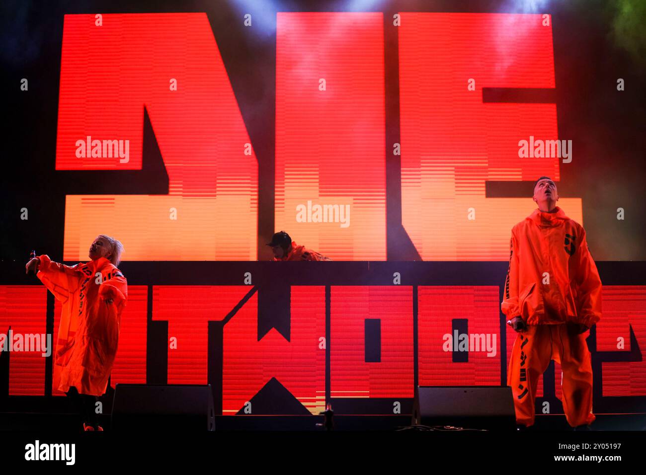 Le groupe de hip hop alternatif sud-africain, Die Antwoord, se produit sur scène le 3ème jour du festival de musique Vilar de Mouros qui se tient du 21 au 24 août 2024 dans le nord du Portugal. Banque D'Images