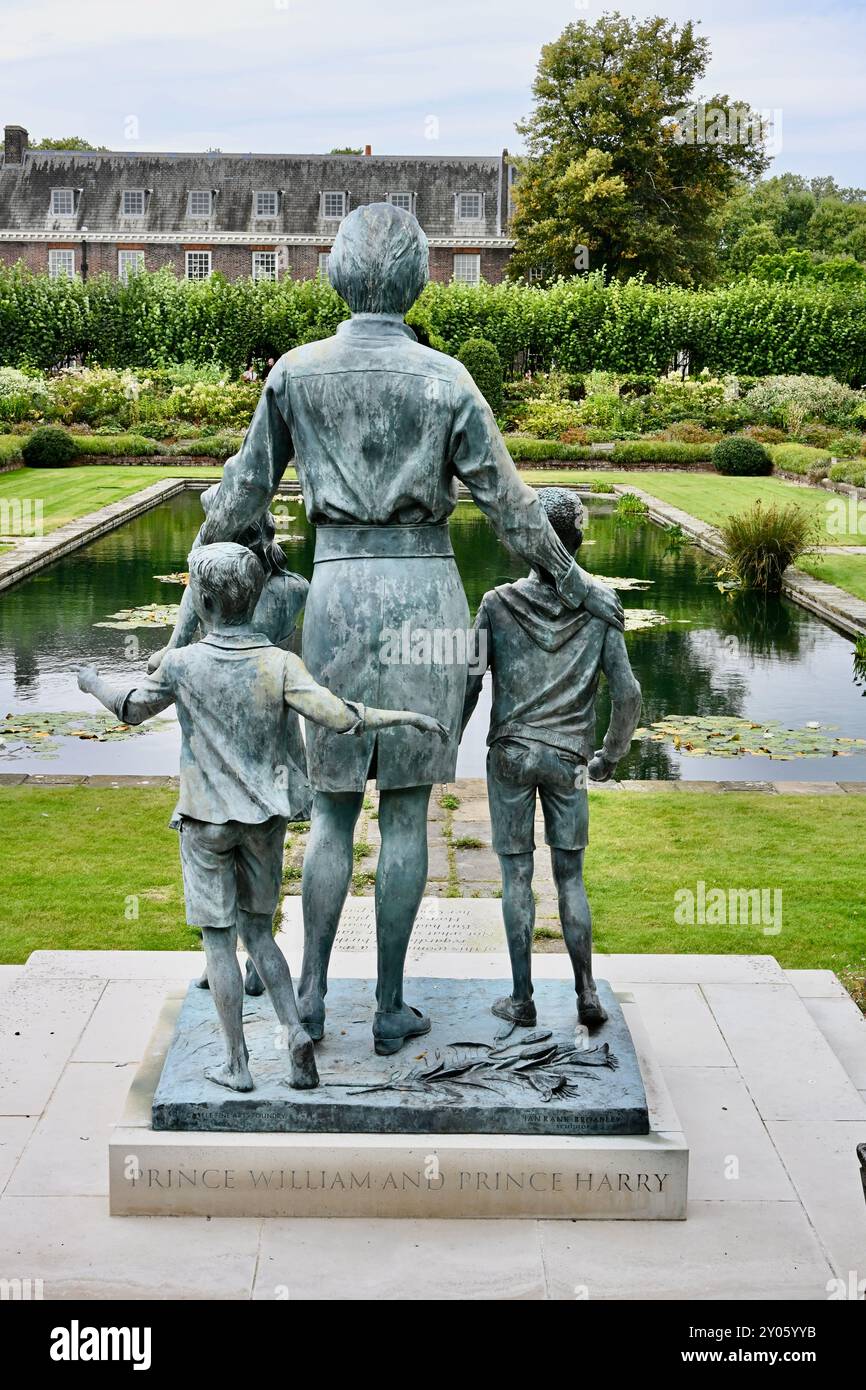 Statue de Diana, princesse de Galles par Ian Rank-Broadley, Sunken Garden, Palais de Kensington, Londres, Royaume-Uni Banque D'Images