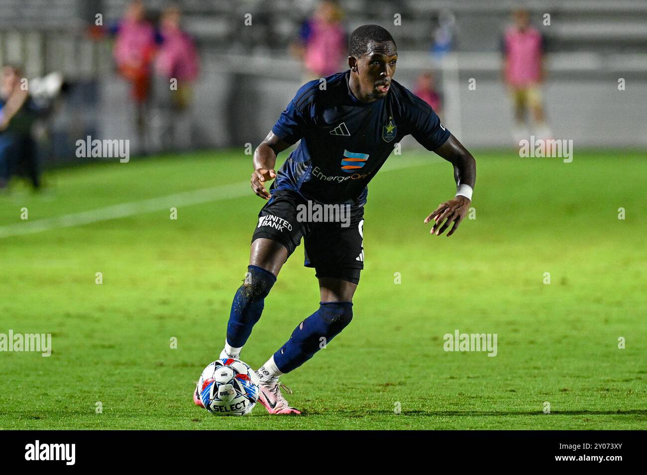 Cary, Caroline du Nord, États-Unis. 31 août 2024. L'attaquant du FC de Caroline du Nord OALEX ANDERSON JR. se prépare à centrer le ballon. Le North Carolina FC a accueilli le Louisville City FC au WakeMed Soccer Park à Cary, Caroline du Nord. (Crédit image : © Patrick Magoon/ZUMA Press Wire) USAGE ÉDITORIAL SEULEMENT! Non destiné à UN USAGE commercial ! Banque D'Images