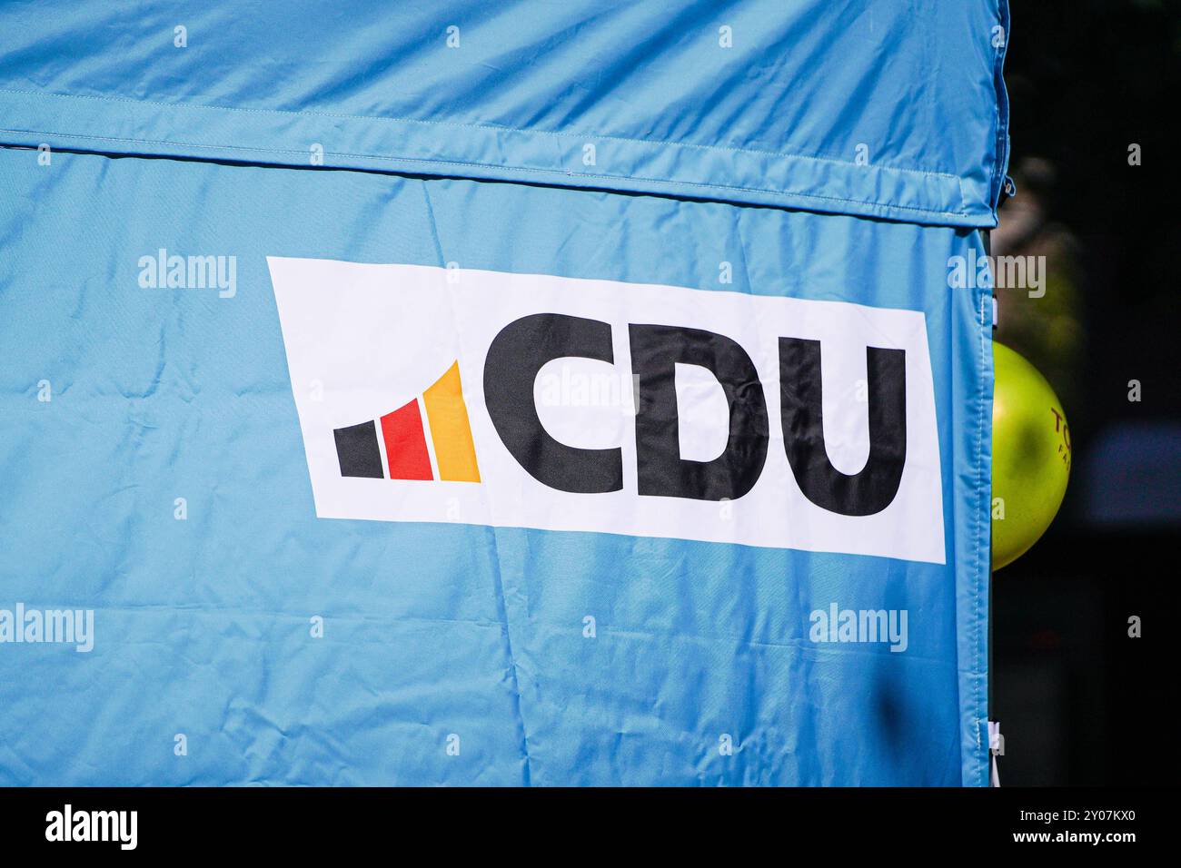 Ahrensburg Themenfoto : CDU, Christlich Demokratische Union, 01.09.2024 logo der CDU auf Zelt Themenfoto : CDU, Christlich Demokratische Union, 01.09.2024 *** Ahrensburg Theme photo CDU, Christian Democratic Union, 01 09 2024 logo CDU sur tente Theme photo CDU, Christian Democratic Union, 01 09 2024 Copyright : xEibner-Pressefoto/MarcelxvonxFehrnx EP MFN Banque D'Images