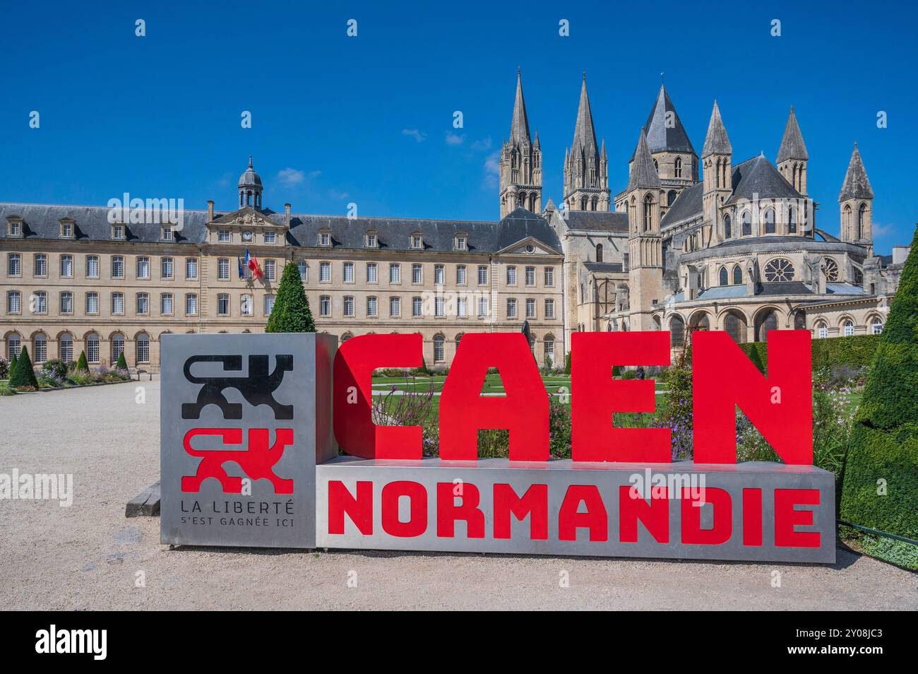 Un tag prêt pour les photos Instagram, dominé à Caen devant la mairie et l’abbaye aux hommes Banque D'Images