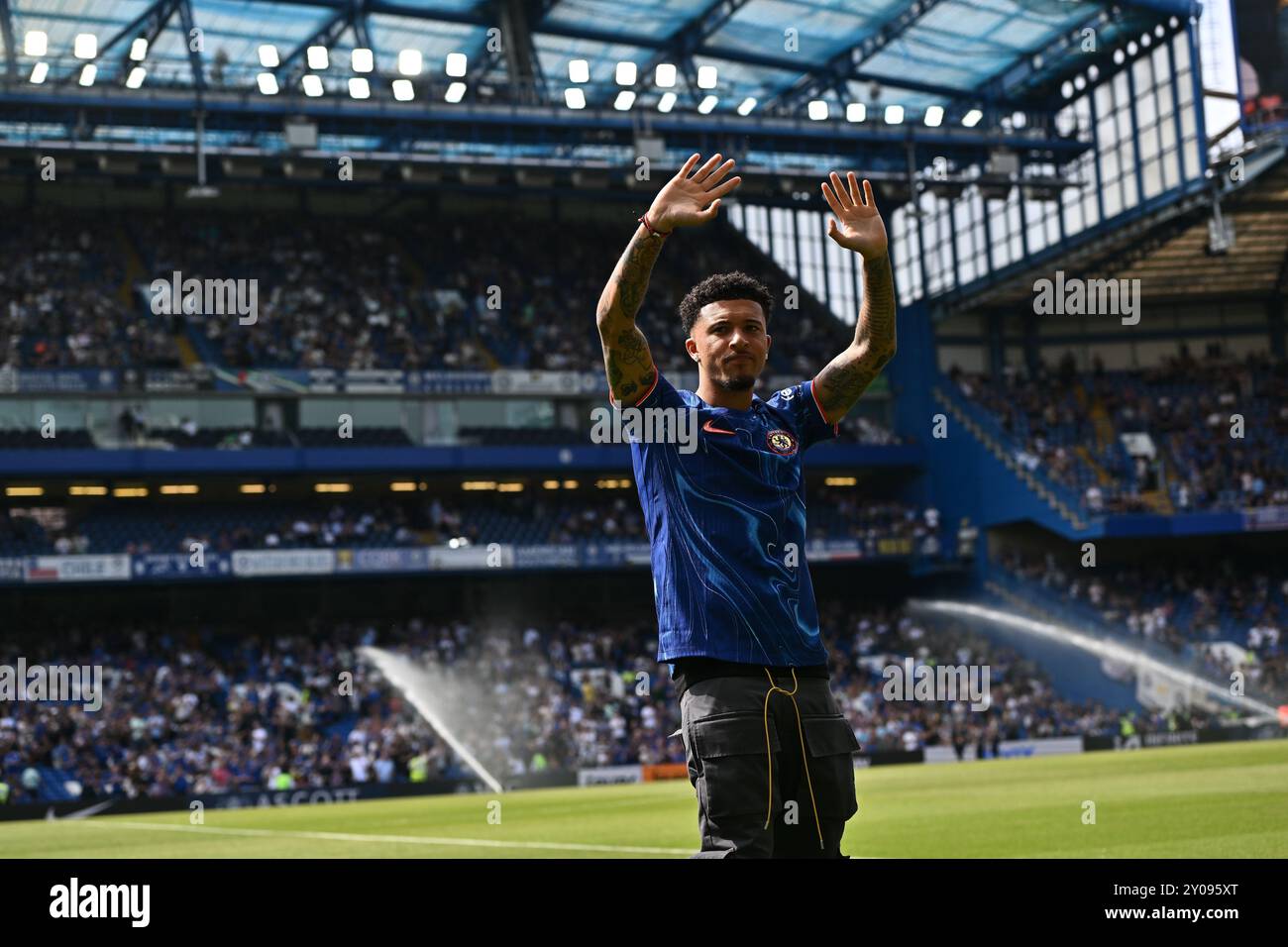 Londres, Royaume-Uni. 01 Sep, 2024. LONDRES, ANGLETERRE - 1er SEPTEMBRE : présentation du nouveau joueur Jadon Sancho pour Chelsea FC lors du match de premier League entre Chelsea FC et Crystal Palace FC à Stamford Bridge le 1er septembre 2024 à Londres, Royaume-Uni. Photo de Sebastian Frej crédit : Sebo47/Alamy Live News Banque D'Images