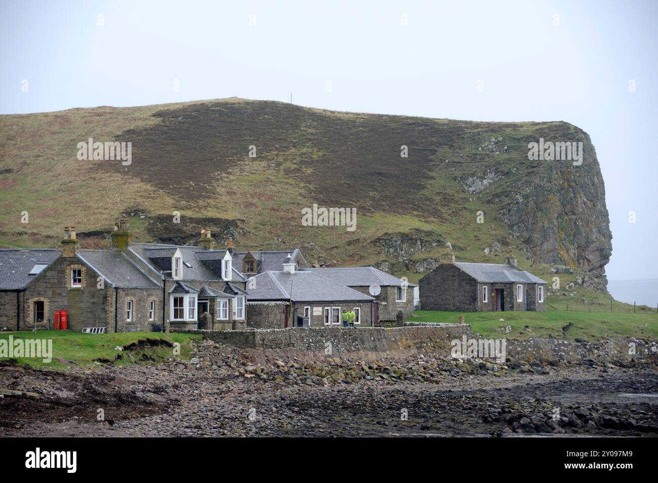 Photo de l'île de Sanda photographiée en 2012 : L'île privée de Sanda au large de la péninsule de Kintyre dans l'Argyll a été vendue selon des rapports L'île comprend sa propre taverne, sept maisons, un phare, une jetée, une cale, un héliport et plusieurs plages de sable. L'île est à 21 miles, par la mer, au sud de Campbeltown et à seulement 32 miles de Ballycastle en Irlande du Nord. Il a eu un certain nombre de propriétaires différents dans son histoire, y compris, en 1969, Jack Bruce, un membre du groupe de rock Cream. Il a également été rendu célèbre par le succès de Noël 1977 de Sir Paul McCartney et Wings Mull de Kin Banque D'Images