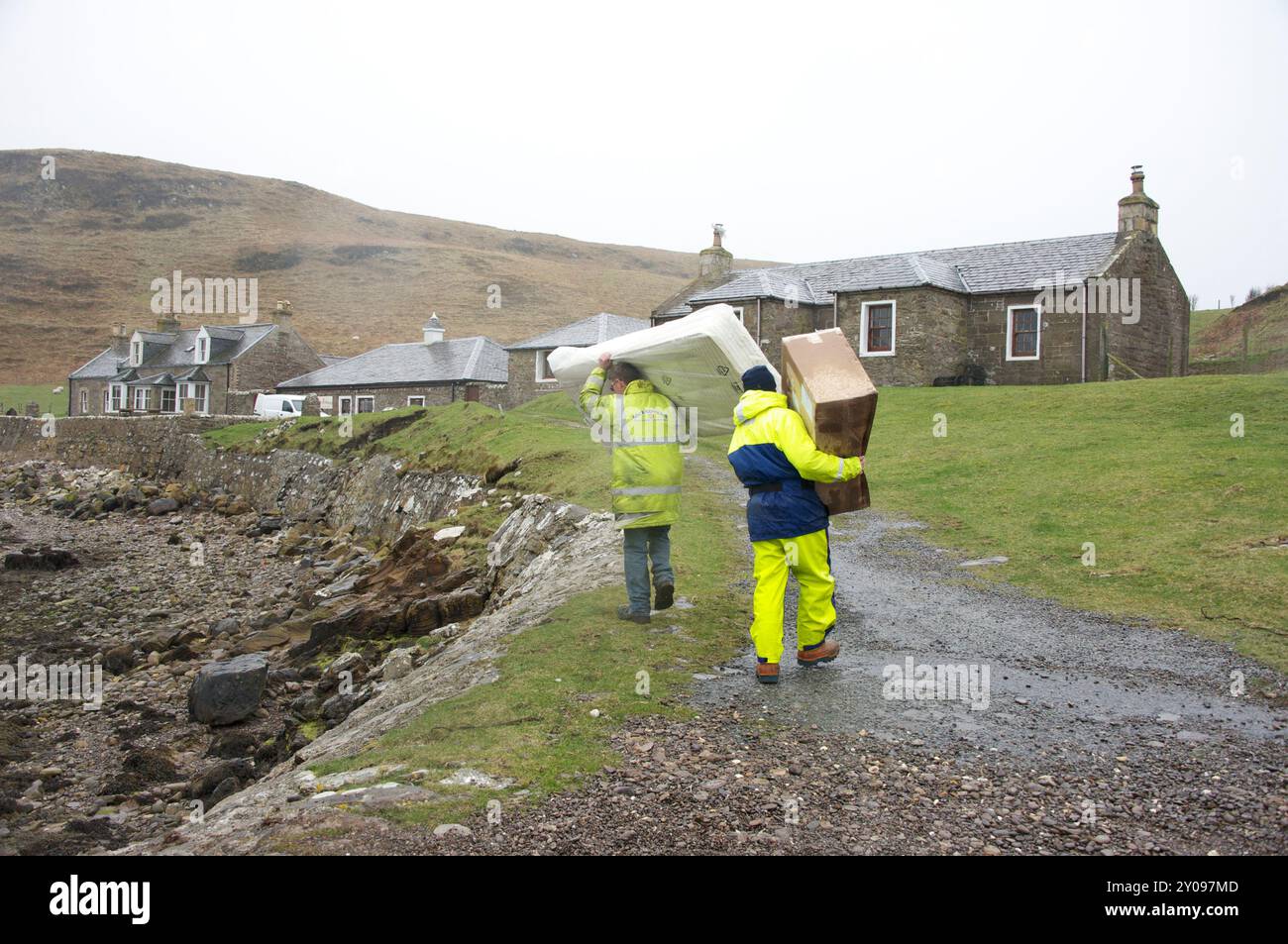 Photo de l'île de Sanda photographiée en 2012 : L'île privée de Sanda au large de la péninsule de Kintyre dans l'Argyll a été vendue selon des rapports L'île comprend sa propre taverne, sept maisons, un phare, une jetée, une cale, un héliport et plusieurs plages de sable. L'île est à 21 miles, par la mer, au sud de Campbeltown et à seulement 32 miles de Ballycastle en Irlande du Nord. Il a eu un certain nombre de propriétaires différents dans son histoire, y compris, en 1969, Jack Bruce, un membre du groupe de rock Cream. Il a également été rendu célèbre par le succès de Noël 1977 de Sir Paul McCartney et Wings Mull de Kin Banque D'Images