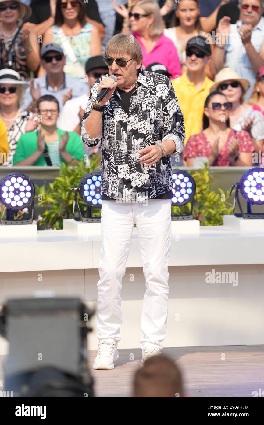 ZDF - Fernsehgarten. Schlager-Musikgruppe Amigos in der Unterhaltungsshow ZDF Fernsehgarten AM 01.09.2024 in Mainz. Mayence ZDF - Fernsehgarten Rheinland-Pfalz *** ZDF Fernsehgarten Schlager Music Group Amigos dans le spectacle de divertissement ZDF Fernsehgarten le 01 09 2024 à Mayence Mayence ZDF Fernsehgarten Rheinland Pfalz Banque D'Images