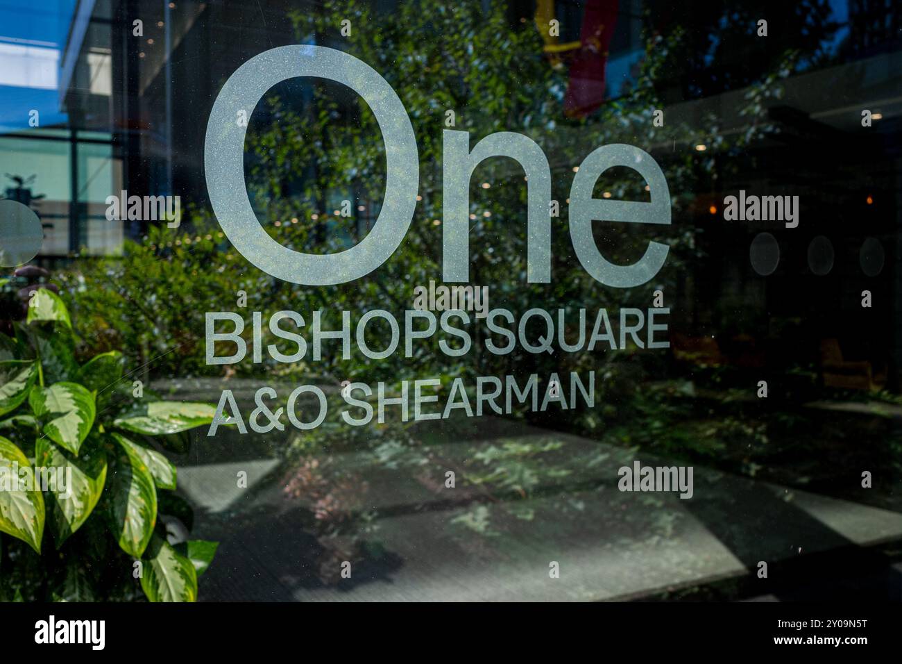 A&O Shearman Law Firm - bureaux du Top Law Firm A&O Shearman LLP au One Bishop's Square London. Allen Overy Shearman Sterling. Banque D'Images