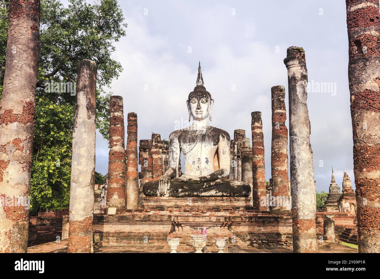 Statue de Bouddha dans la province de Sukhothai, Wat Mahathat, Thaïlande Banque D'Images