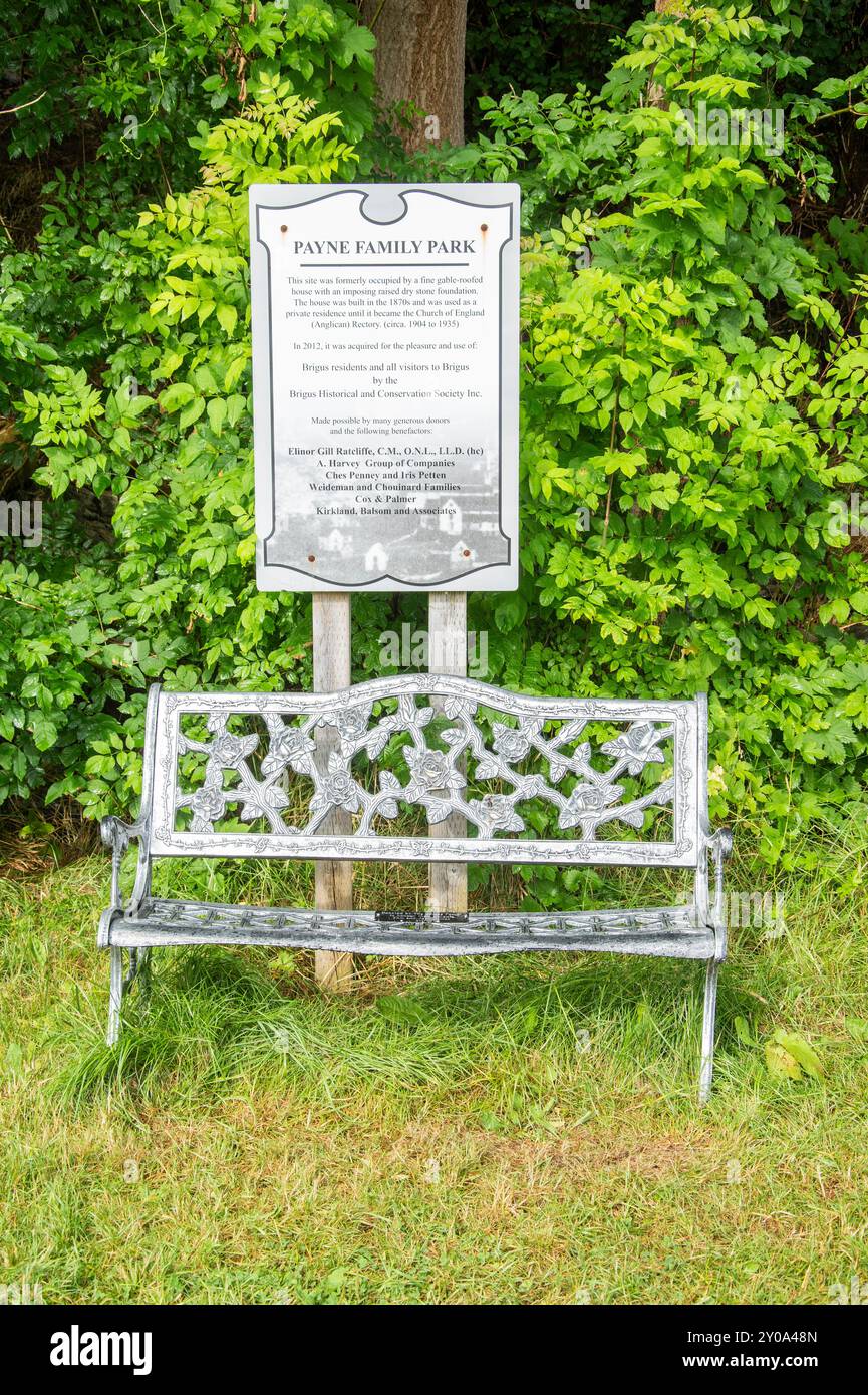 Bienvenue à l’enseigne et au banc du parc familial Payne à Brigus, Terre-Neuve-et-Labrador, Canada Banque D'Images