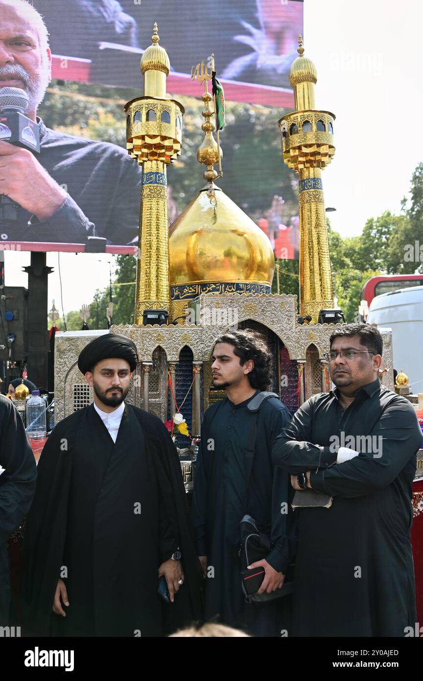 LONDRES, ROYAUME-UNI. 1er septembre 2024. Le conférencier MIWM Sayed Muhammad Rizvi à la 44ème procession Arbaeen Royaume-Uni de l'Imam Hussain, le petit-fils du prophète Muhammad, a un prophète divinement enseignement de la paix et l'harmonie atteindre la victoire. Tout en étant soumis à l'oppression. Organisé par le Hussaini Islamic Trust UK, la nourriture et l'eau gratuites sont fournies à Marble Arch, Londres, Royaume-Uni. ( Credit : Voir Li/Picture Capital/Alamy Live News Banque D'Images