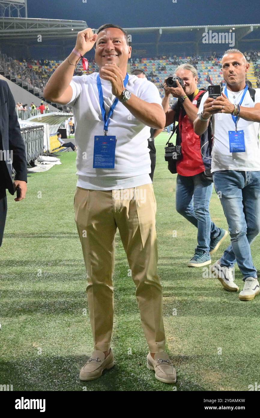 Andrea Langella accueille ses fans lors du BKT Soccer entre Frosinone Calcio vs SS Juve Stabia au Benito Stirpe Stadium Banque D'Images