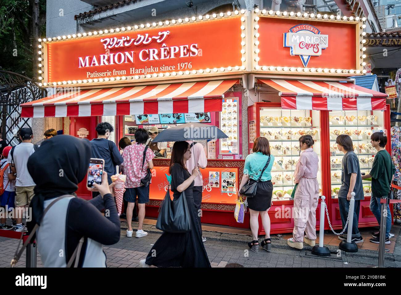 Marion Crepes Patisserie. Scène de rue à Takeshita Dori. Tokyo, Japon, Asie Banque D'Images