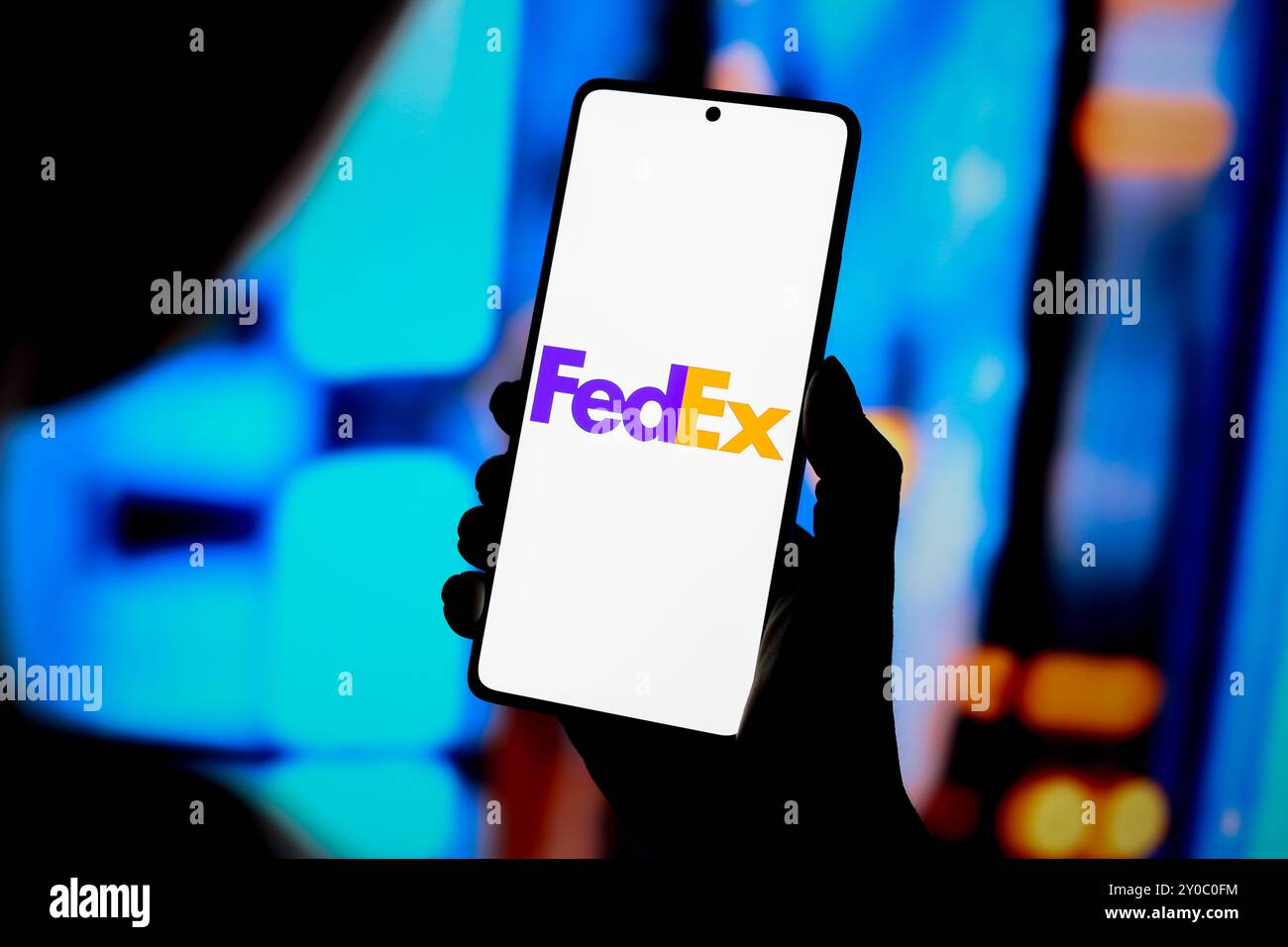 Paraguay. 01 Sep, 2024. Dans cette illustration photo, le logo FedEx Corporation est affiché sur l'écran d'un téléphone intelligent. (Photo de Jaque Silva/SOPA images/SIPA USA) *** strictement à des fins éditoriales *** crédit : SIPA USA/Alamy Live News Banque D'Images