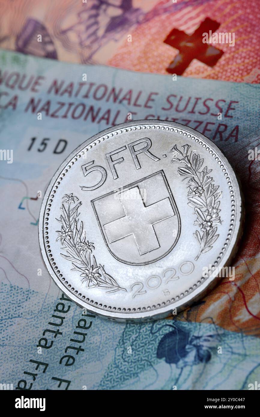 Pièce suisse sur billets de banque, cinq francs, Suisse, Europe Banque D'Images