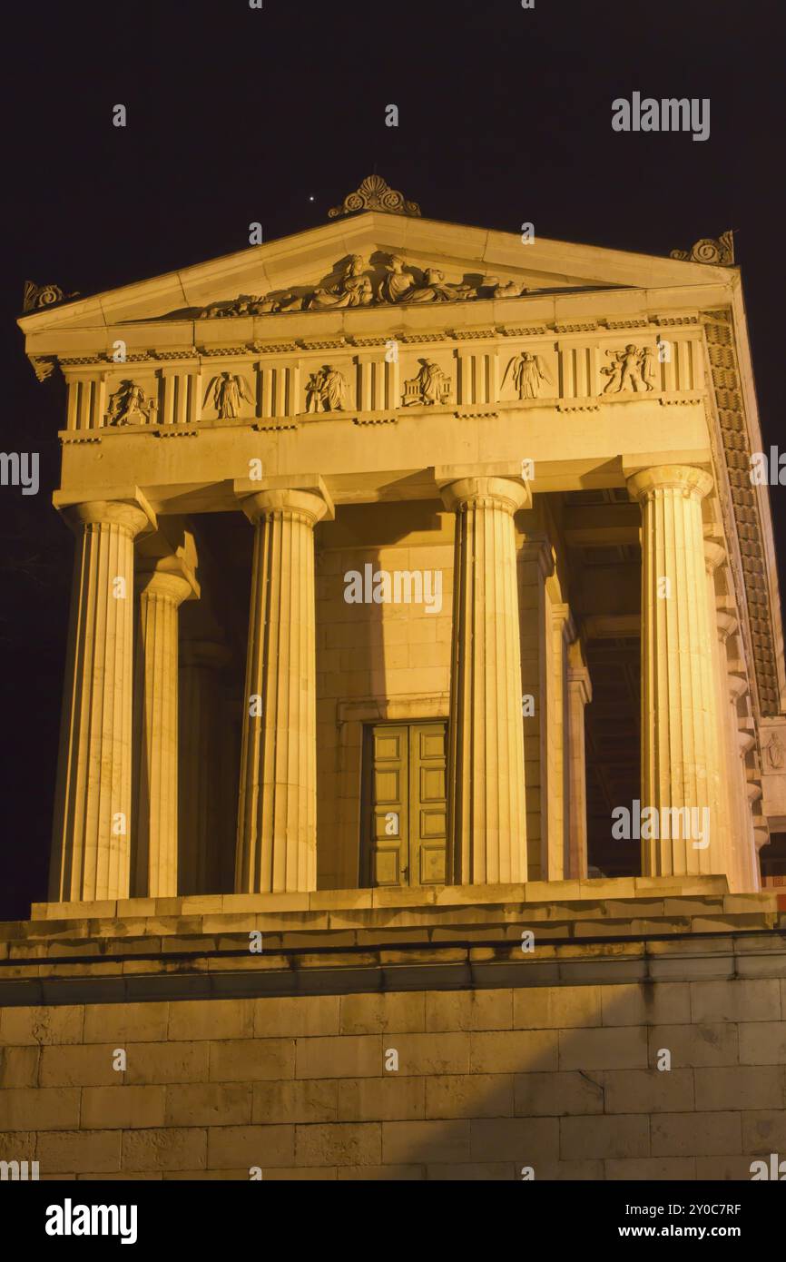 Vue partielle de l'ensemble de la statue de Bavière à Munich Banque D'Images
