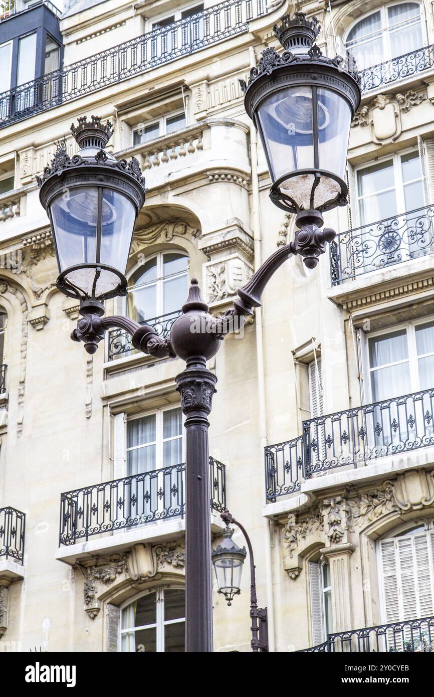 Lampadaire historique à Paris, France, Europe Banque D'Images