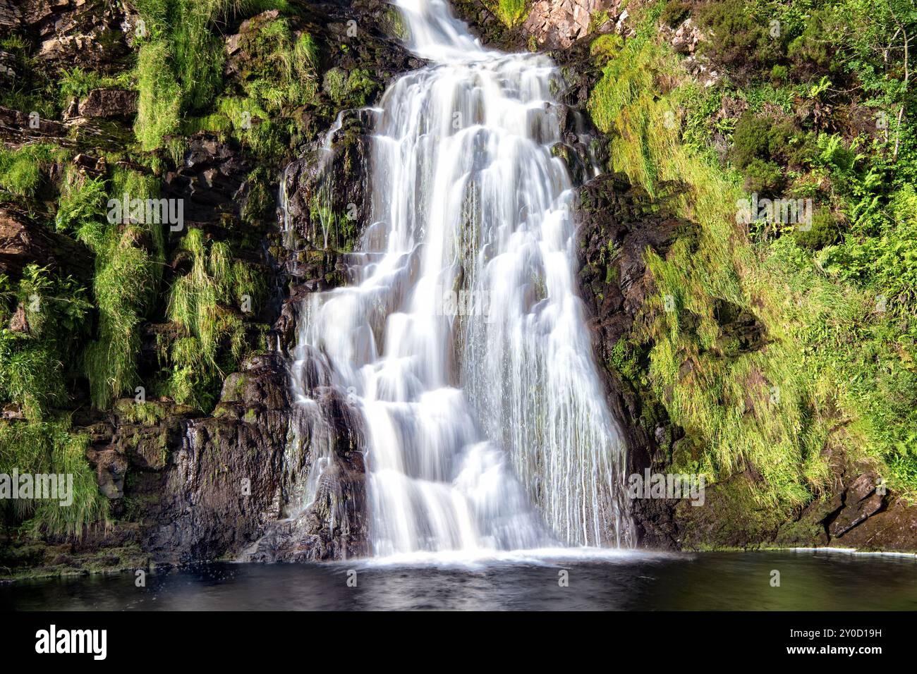Vue de la cascade la plus basse de la cascade Assaranca à Donega, Irlande. Banque D'Images