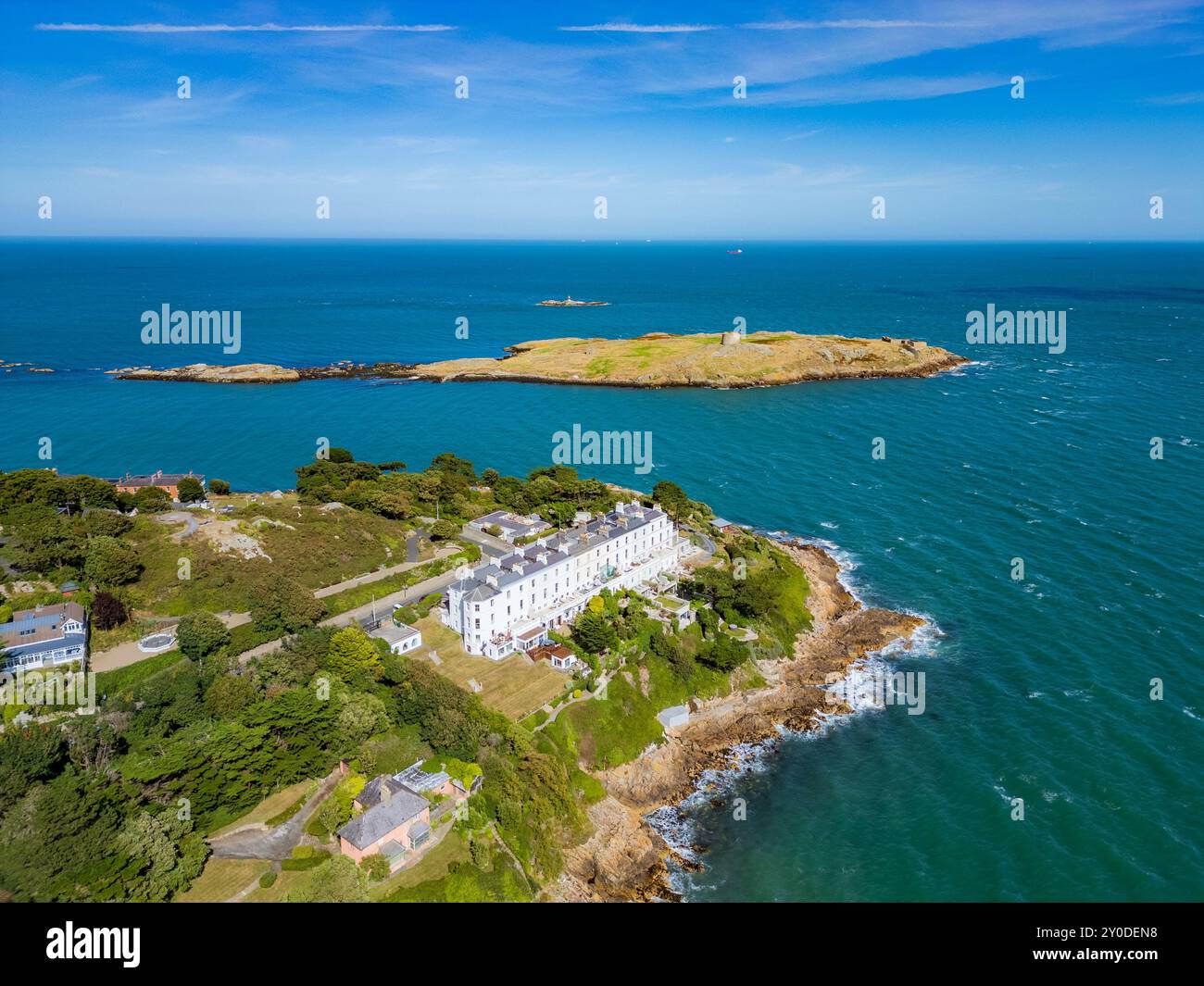 Ciel bleu au-dessus de Dalkey Island et Sorrento House Banque D'Images