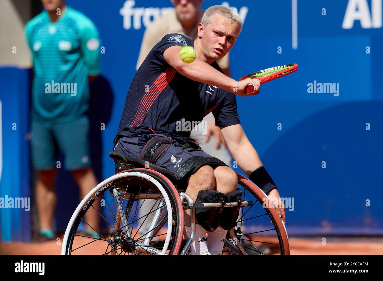 1er septembre 2024, Paris, France. Tennis en fauteuil roulant. Ben Bartram, de Grande-Bretagne, affronte Tokito Oda, du Japon, au deuxième tour en simple masculin sur court Suzanne-Lenglen, au stade Roland-Garros. Le jour 4 des Jeux Paralympiques de Paris 2024. Crédit Roger Bool / Alamy Live News Banque D'Images