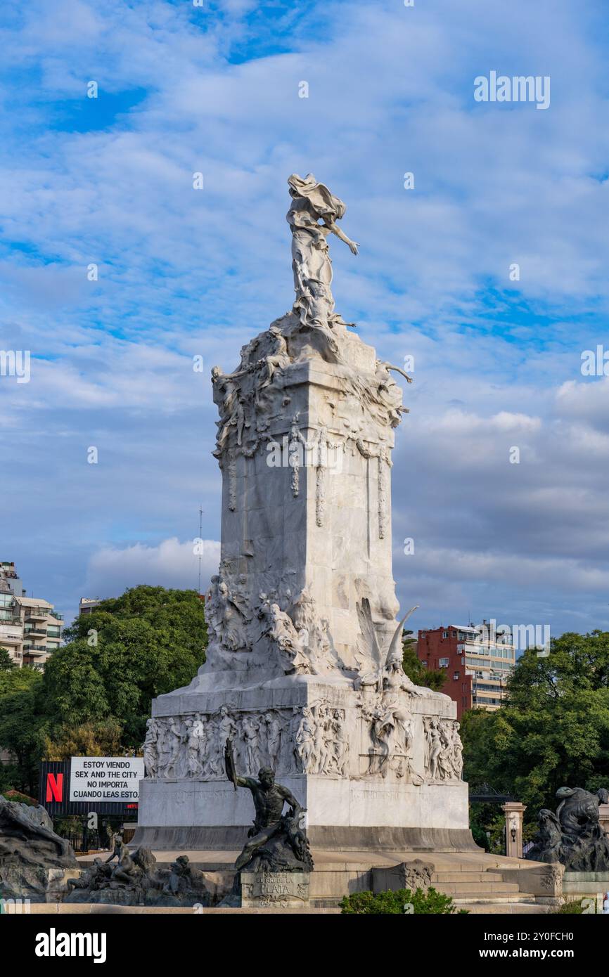 Le monument de l'Espagnol à l'intersection de Sarmiento & Libertador à Palerme, Buenos Aires, Argentine. Banque D'Images