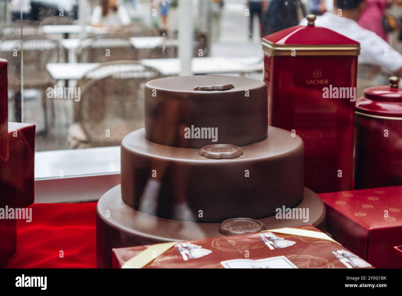Vienne, Autriche - 5 août 2024 : le célèbre gâteau Sacher au Café Sacher de Vienne Banque D'Images