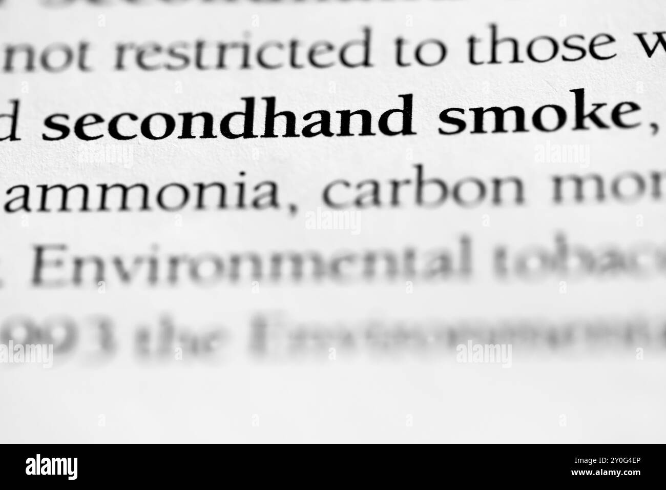 Gros plan du mot « fumée secondaire » du manuel de psychologie Banque D'Images