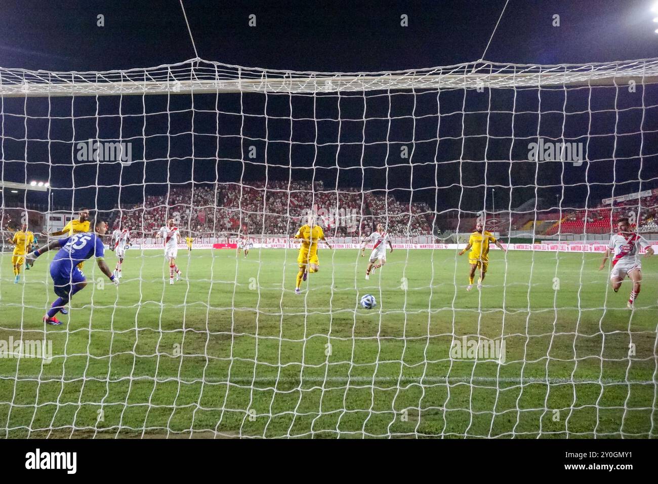 Mantoue, Italie. 01 Sep, 2024. Luigi Sepe de l'US Salernitana 1919 lors du match du championnat italien de football Serie B entre Mantova Calcio 1911 et l'US Salernitana 1919 au stade Danilo Martelli le 1er septembre 2024, Mantoue, Italie. Crédit : Roberto Tommasini/Alamy Live News Banque D'Images