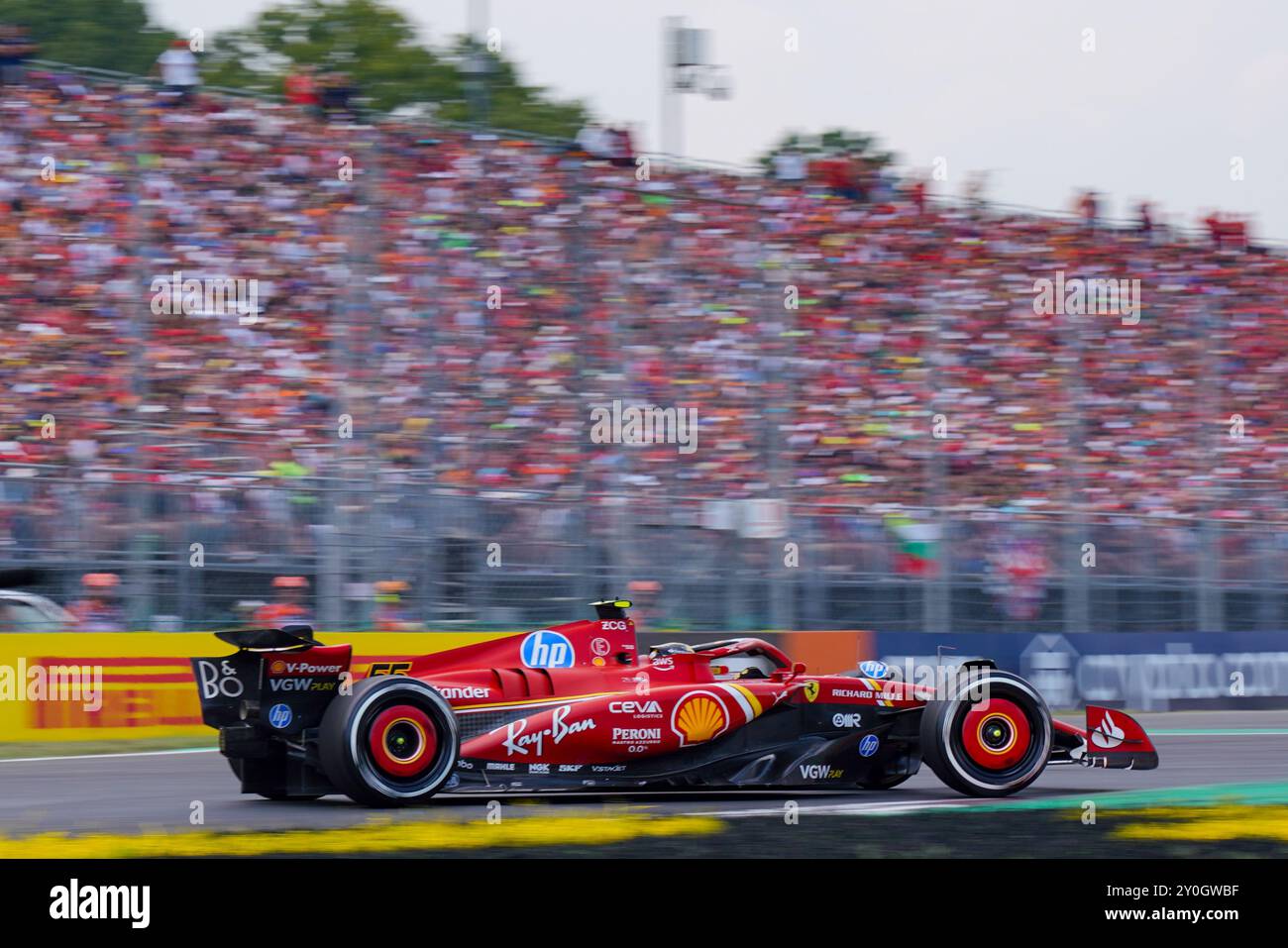 Monza, Italie. 01 Sep, 2024. Carlos Sainz d'Espagne au volant de la Scuderia Ferrari SF-24 (55) lors de la course de formule 1 Pirelli Gran Premio d'Italia 2024 le 1er septembre 2024, Monza, Italie. Crédit : Luca Rossini/E-Mage/Alamy Live News Banque D'Images