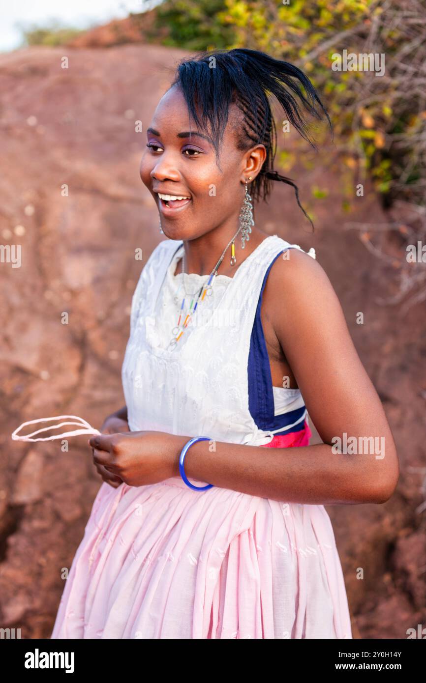 femme herero habillée dans la robe africaine traditionnelle Banque D'Images