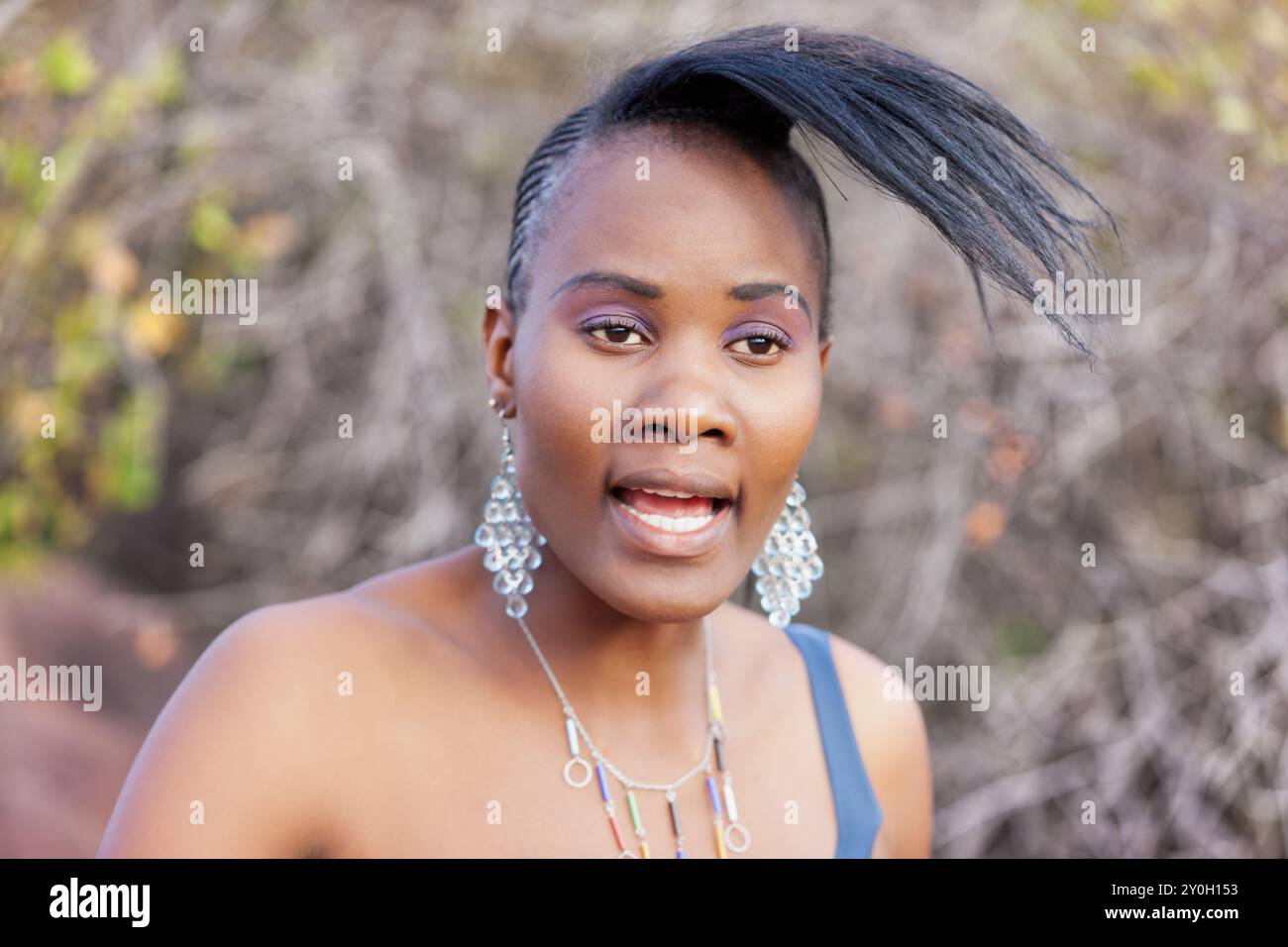 femme herero habillée dans la robe africaine traditionnelle Banque D'Images