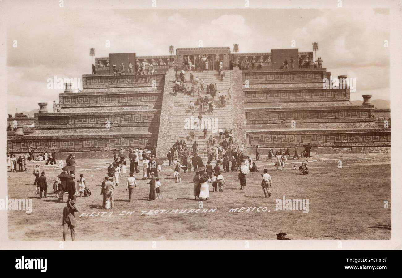 Fiesta en Teotihuacan, près de Mexico, Mexique, environ carte postale des années 1930. photographe non identifié Banque D'Images