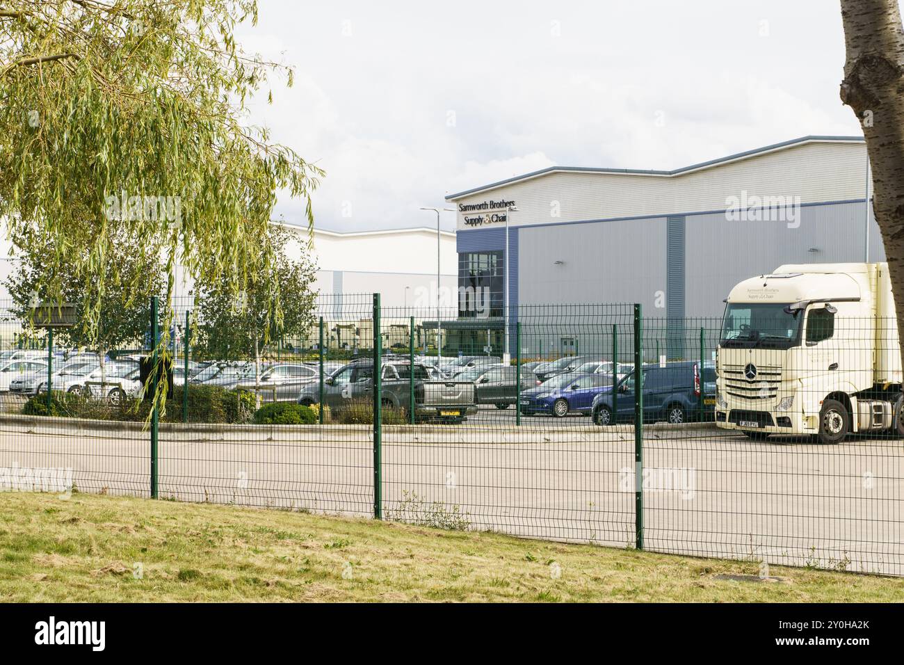 Samworth Brothers fabricant alimentaire + centre de distribution, Leicester, Royaume-Uni. Utilise des sources d'énergie renouvelables et soutient les principes de recyclage et de récupération Banque D'Images
