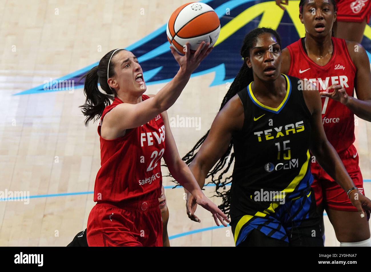 Arlington, États-Unis. 01 Sep, 2024. La garde de l'Indiana Caitlin Clark #22 se dirige vers le panier lors du match WNBA contre Dallas Wings au College Park Center. Indiana Fever bat Dallas Wings 100-93. Le 1er septembre 2024 à Arlington, Texas (photo de Javier Vicencio/ Credit : Eyepix Group/Alamy Live News Banque D'Images