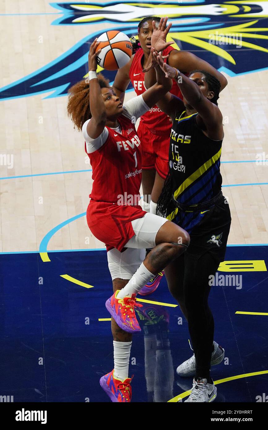 Arlington, Texas, États-Unis. 1er septembre 2024. L'attaquante de l'Indiana NaLyssa Smith #1 se dirige vers le panier lors du match WNBA contre Dallas Wings au College Park Center. Indiana Fever bat Dallas Wings 100-93. (Crédit image : © Javier Vicencio/eyepix via ZUMA Press Wire) USAGE ÉDITORIAL SEULEMENT! Non destiné à UN USAGE commercial ! Banque D'Images