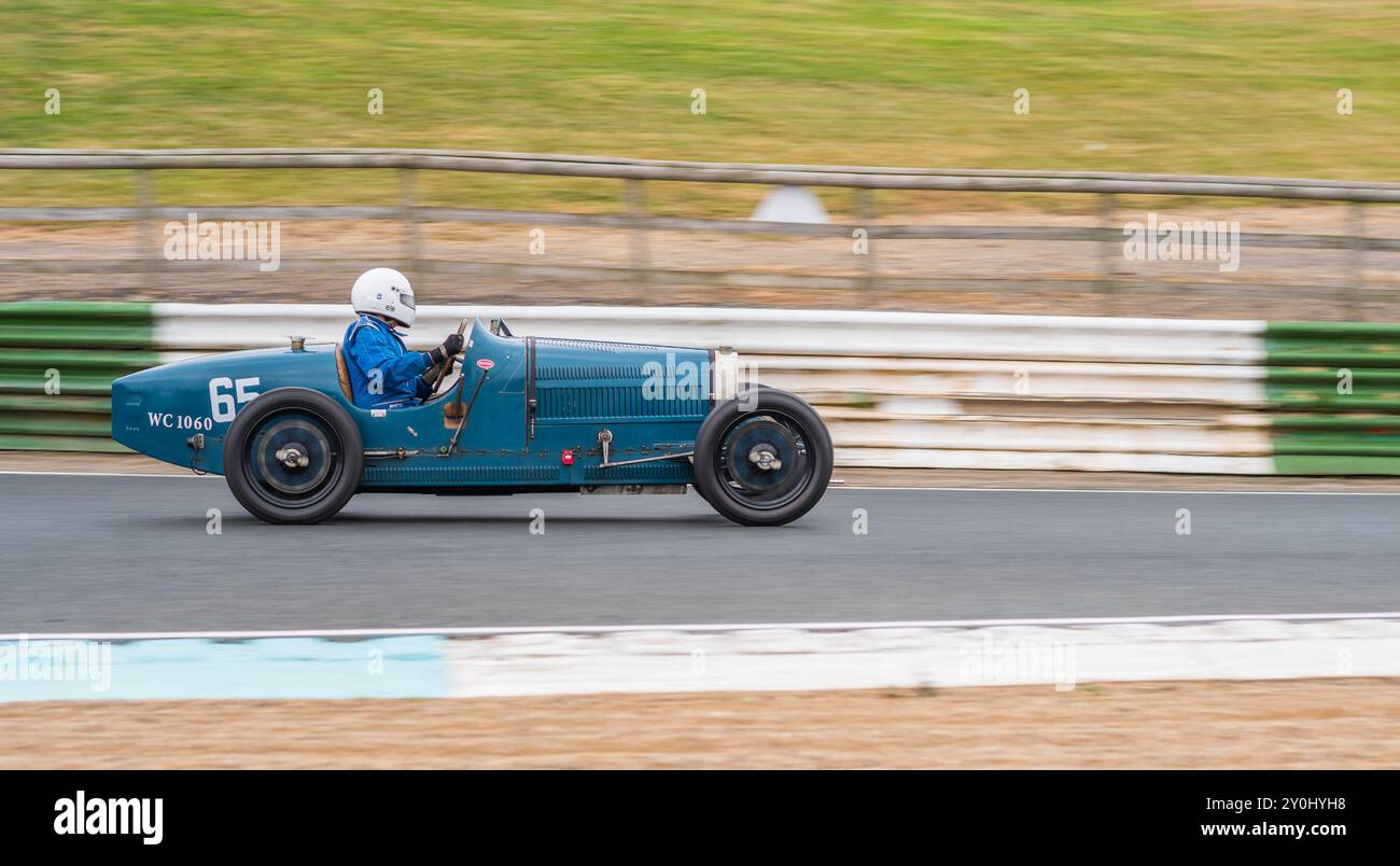 Le Vintage Sports car Club, V.S.C.C. course Day événement sur le circuit de course Mallory Park, Leicestershire, Angleterre, Royaume-Uni, août, 2023. Banque D'Images