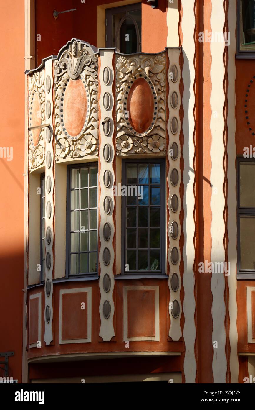 Bâtiment à l'angle des rues Tunturikatu et Cygnaeuksenkatu à Töölö, au centre d'Helsinki, Finlande Banque D'Images