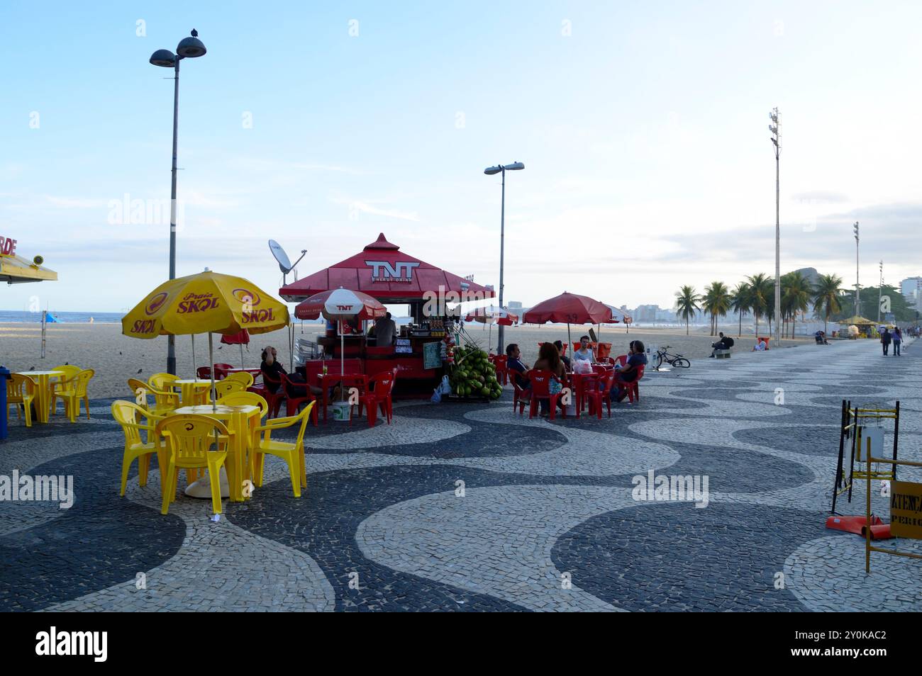 Étals de rue de la plage de Copacabana Banque D'Images