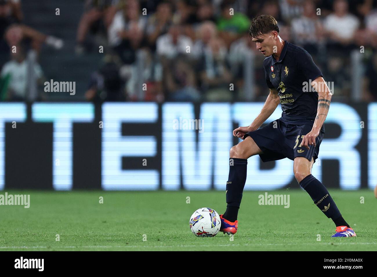 Nicolo Savona de la Juventus FC en action lors du match de Serie A entre la Juventus FC et l'AS Roma au stade Allianz le 1er septembre 2024 à Turin, Italie . Banque D'Images