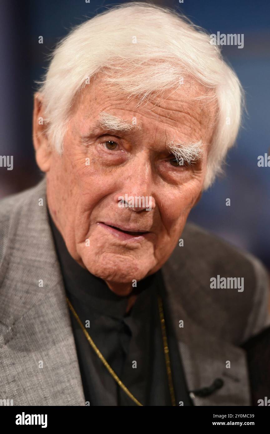 PHOTO D'ARCHIVE : il y a 10 ans, le 11 septembre 2014, Joachim Fuchsberger, Blacky (Hans Joachim) Fuchsberger, acteur, présentateur, image unique recadrée, motif unique, portrait, portrait, portrait. « People at Maischberger », talk-show, 10 avril 2014. ? Banque D'Images