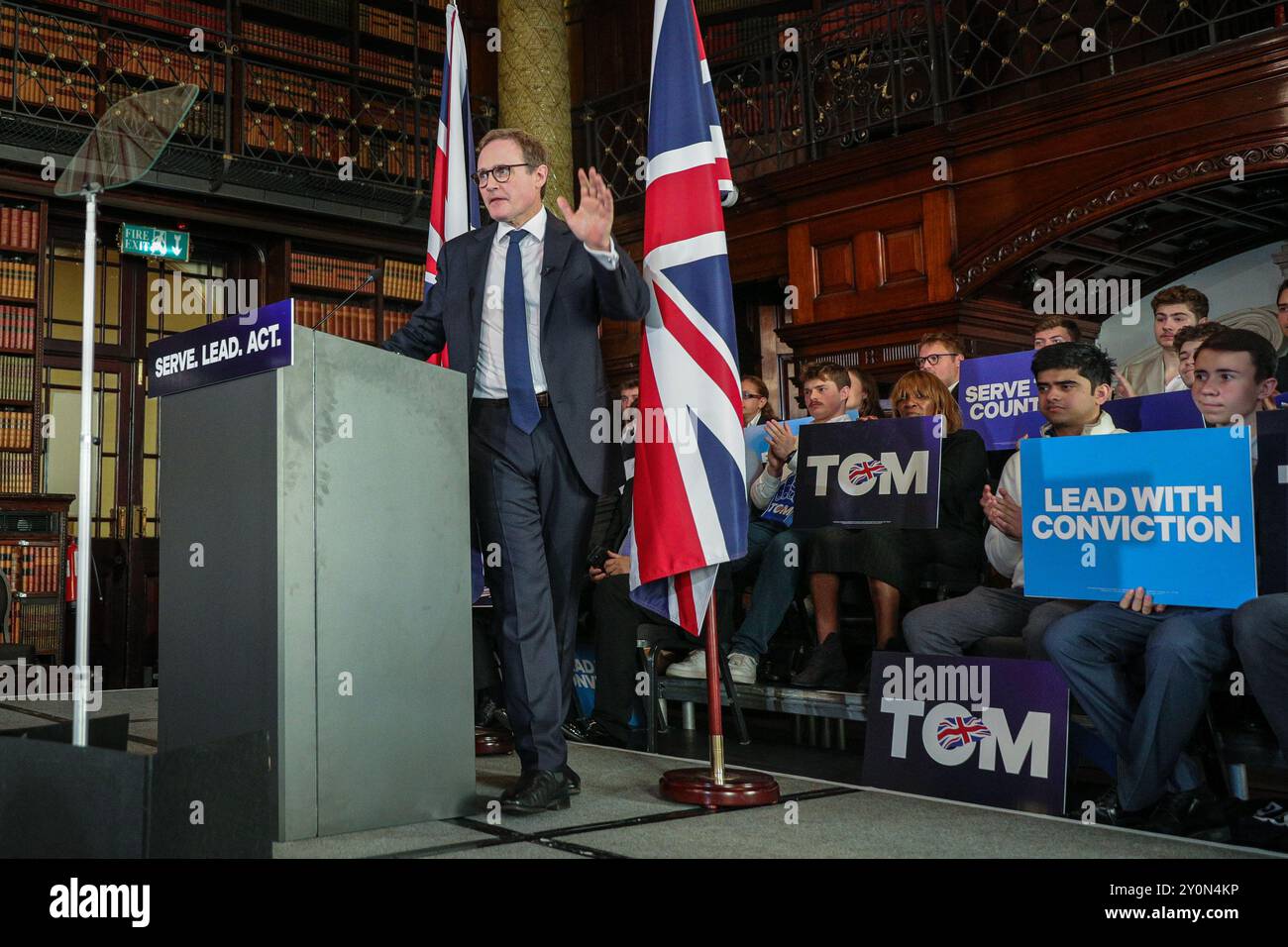 Londres, Royaume-Uni. 03 septembre 2024. Tom Tugendhat, député, candidat à la direction du Parti conservateur, lance sa campagne pour la direction du parti à un endroit près de Whitehall à Westminster. Tugendhat est actuellement ministre fantôme de la sécurité. Londres, Royaume-Uni. 03 septembre 2024. Les ministres du gouvernement Starmer assistent à la réunion du Cabinet à Downing Street. Crédit : Imageplotter/Alamy Live News Banque D'Images