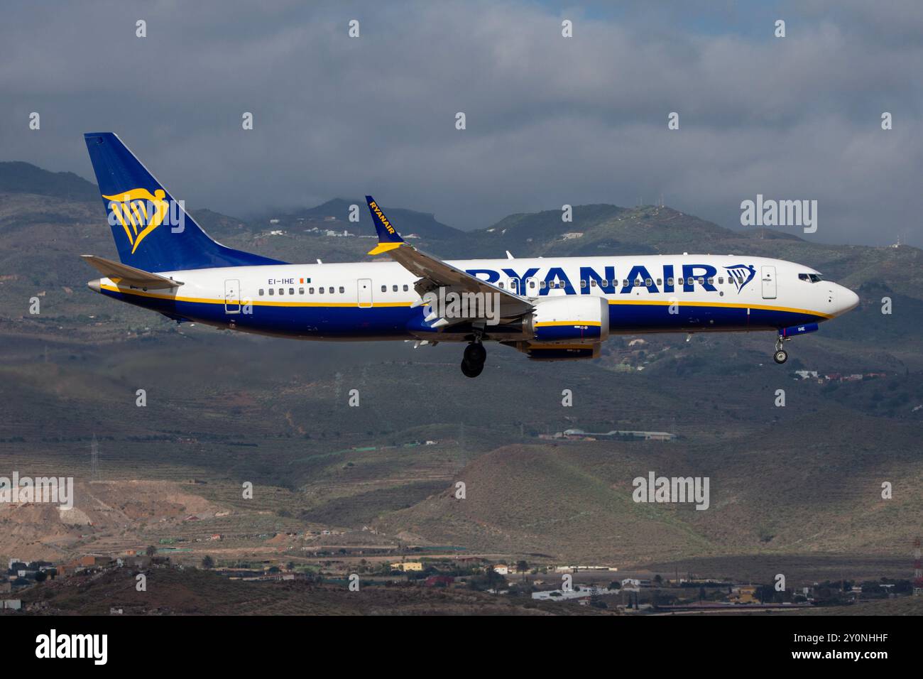 Boeing 737 MAX Airline de la compagnie low cost Ryanair atterrissant à l'aéroport de Gran Canaria Banque D'Images