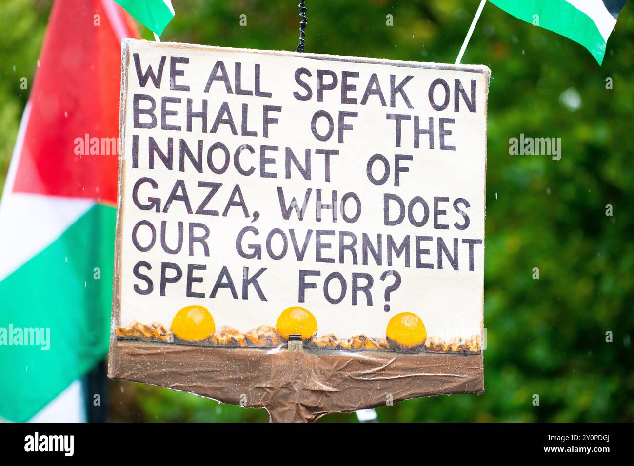 Londres, Royaume-Uni. 6 juillet 2024. Signe de protestation lors de la manifestation de la Marche nationale pour la Palestine à Londres, exigeant que le gouvernement mette fin au génocide, cesse d'armer Israël et Justice pour la Palestine. Banque D'Images