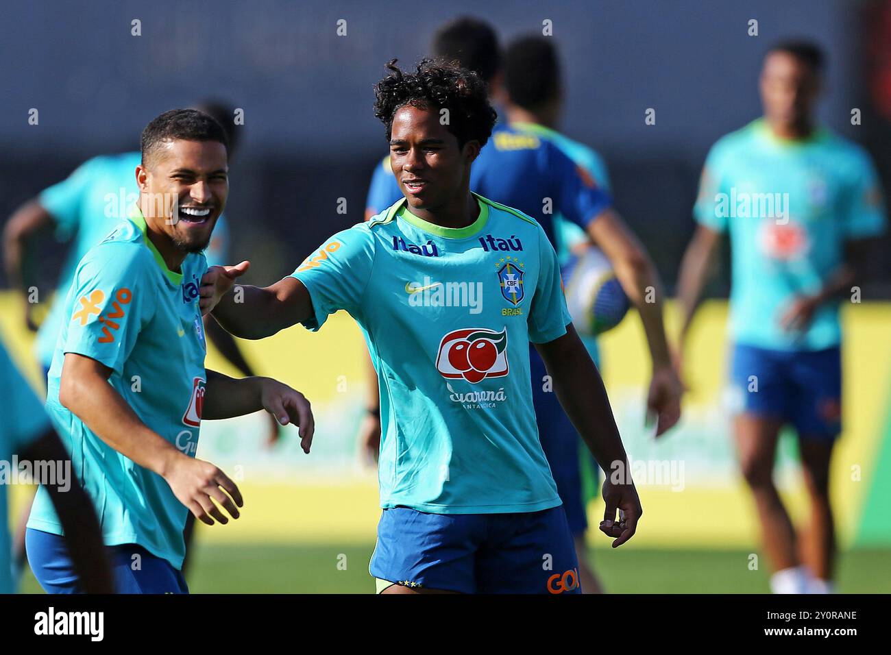 Curitiba, Brésil. 03 septembre 2024. Joao Gomes et Endrick de l'équipe nationale brésilienne, lors de l'entraînement au CT do Caju à Curitiba, Brésil, le 3 septembre 2024. L’équipe se prépare à affronter l’Équateur lors de la 7e manche des qualifications FIFA 2026. Photo : Heuler Andrey/DiaEsportivo/Alamy Live News crédit : DiaEsportivo/Alamy Live News Banque D'Images