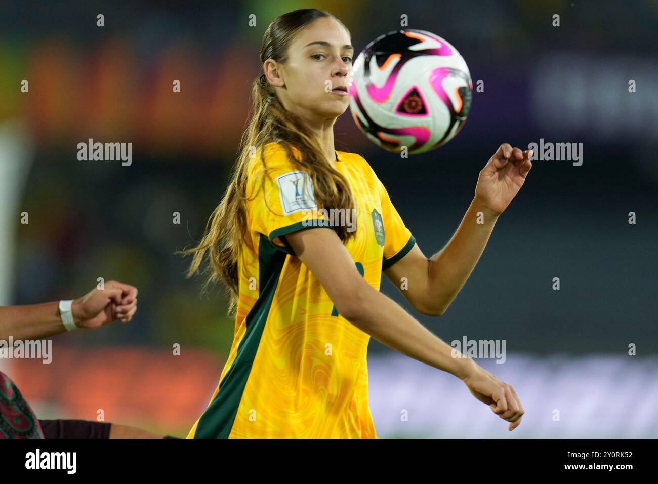Australia's Indiana Dos Santos eyes the ball during a U-20 Women's World Cup soccer match against Mexico, in Bogota, Colombia, Tuesday, Sept. 3, 2024. (AP Photo/Fernando Vergara) Banque D'Images
