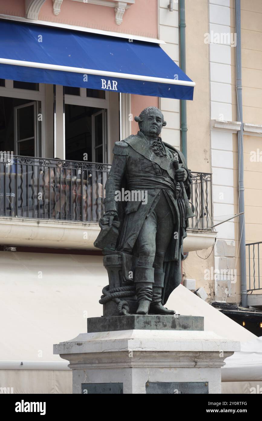 Monument à Pierre André de Suffren, officier de marine et vice-amiral, né en 1726 à Saint Tropez, Provence-Alpes-Côte d'Azur, France, Europe Banque D'Images
