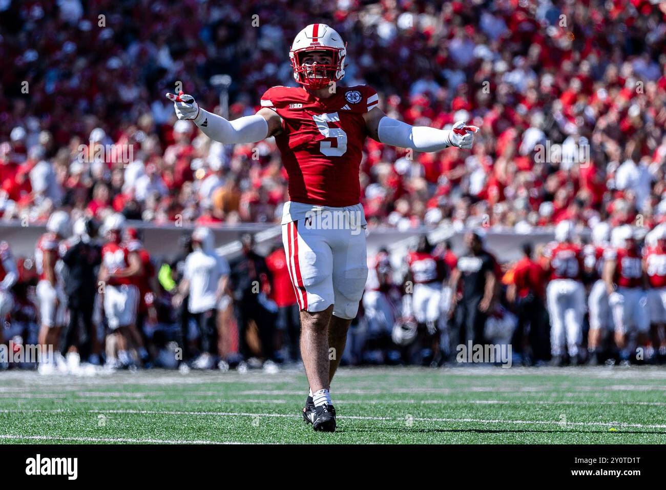 31 août 2024 Lincoln, ne. États-Unis - le linebacker des Cornhuskers du Nebraska John Bullock (5) en action lors d'un match de football de la division 1 de la NCAA entre les UTEP Miners et les Cornhuskers du Nebraska au Memorial Stadium de Lincoln, ne. Le Nebraska a gagné 40-7.Attendance:86 072 .397th consécutif à guichets fermés. Michael Spomer/Cal Sport Media Banque D'Images