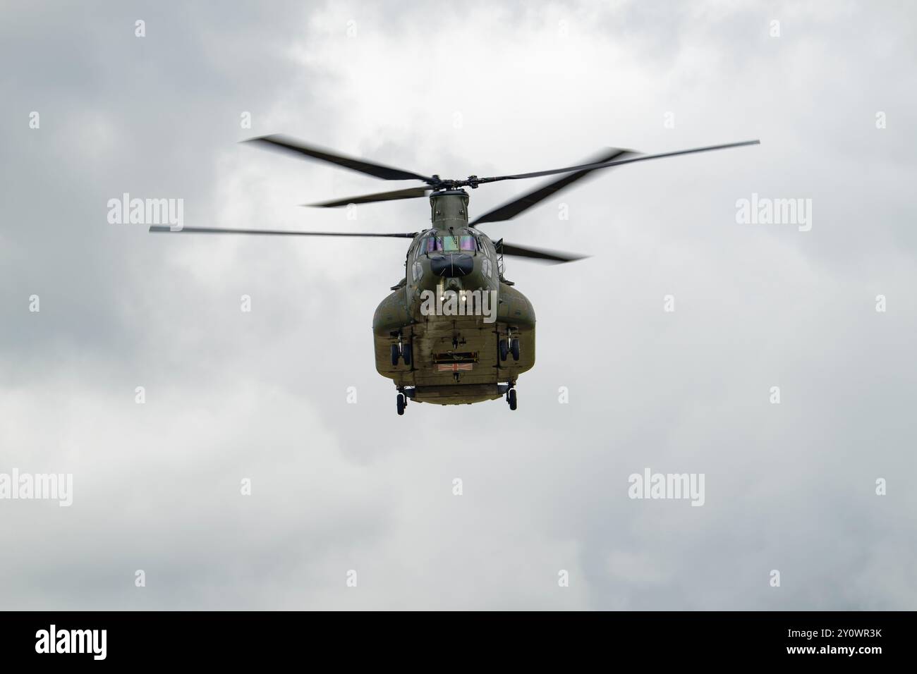 L'hélicoptère de transport lourd Boeing Chinook à double rotor ZH902 du 18e escadron expose au salon aérien militaire RIAT en Angleterre Banque D'Images