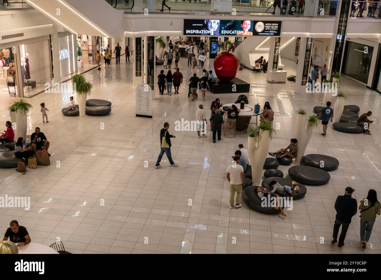 The American Dream Mall à East Rutherford, NJ le samedi 31 août 2024. (© Richard B. Levine) Banque D'Images