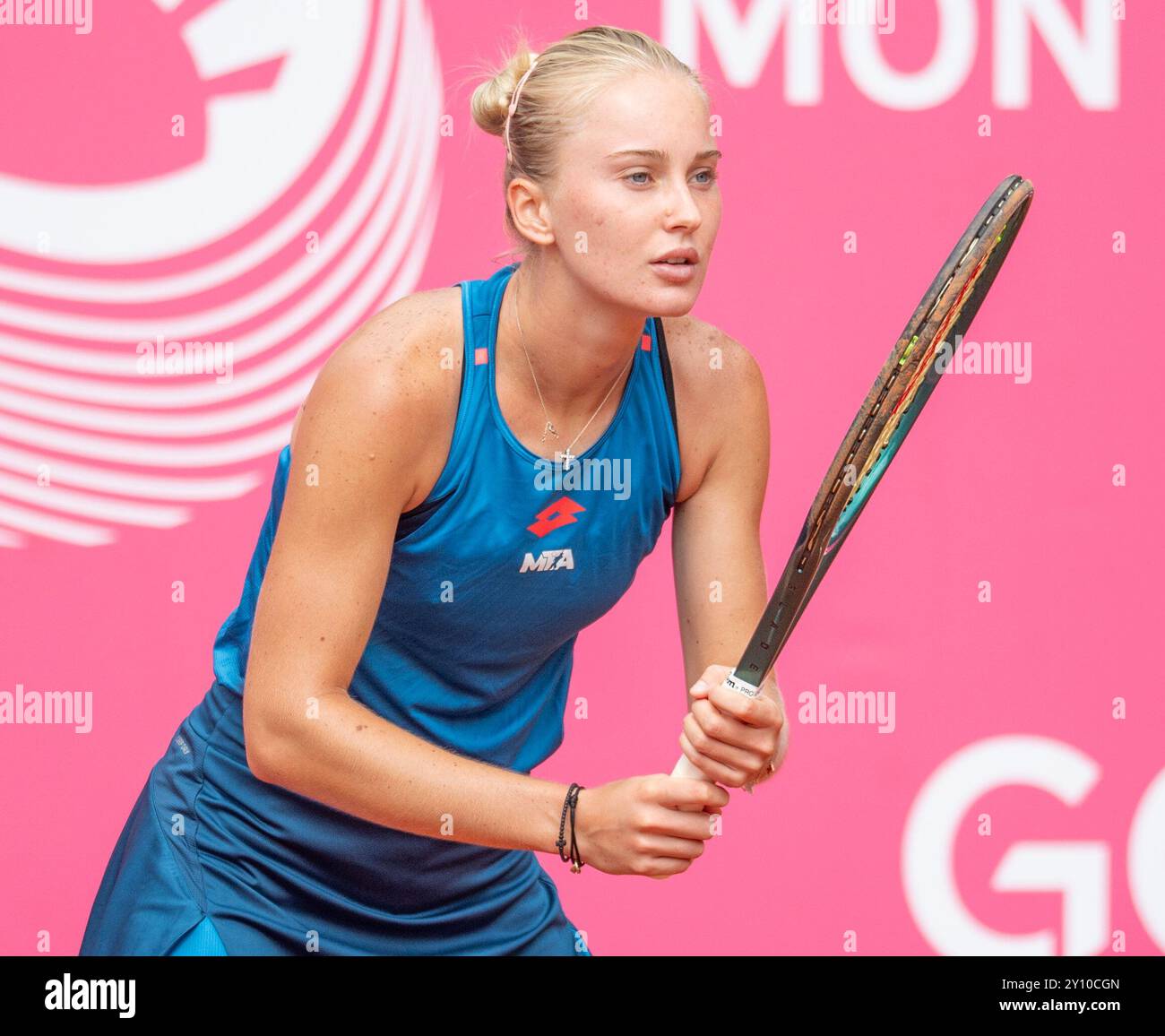 Momtreux, Suisse. 09th Apr, 2024. POLINA KUDERMETOVA de RUSSIE est en action lors de la manche 16 du WTA Montreux Nestlé Open 2024, au Montreux Tennis Club. (Photo par : Eric Dubost/Sipa USA) crédit : Sipa USA/Alamy Live News Banque D'Images